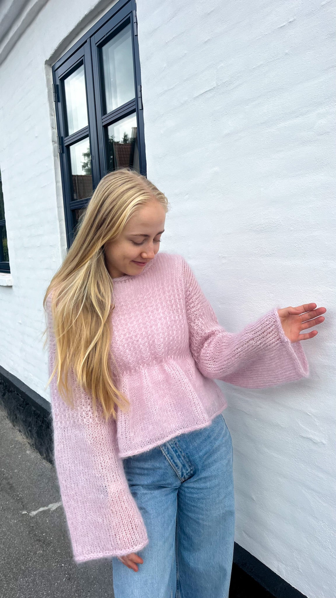 Lysea Sweater - feminin genser med dråpedetaljer