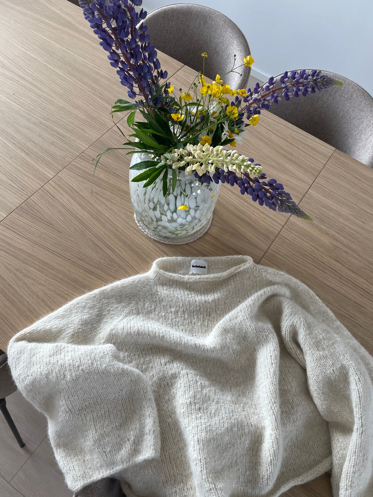 Karinagenseren – Myk raglangenser med klassisk passform