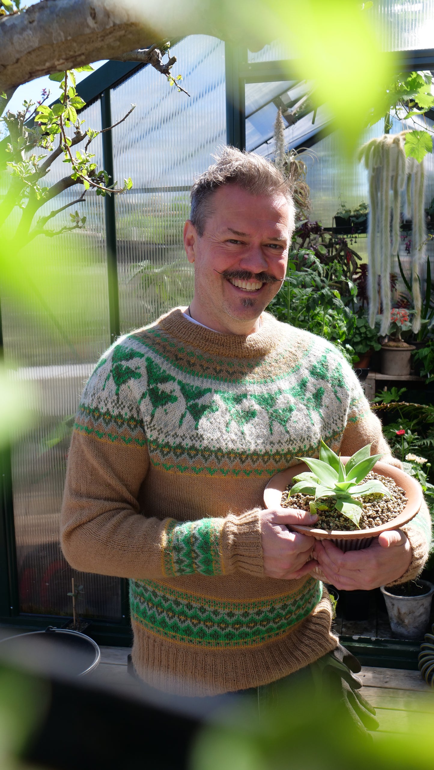 Ginko-genseren fra Skarpihagen serien - strikkepakke med garn og gratis oppskrift