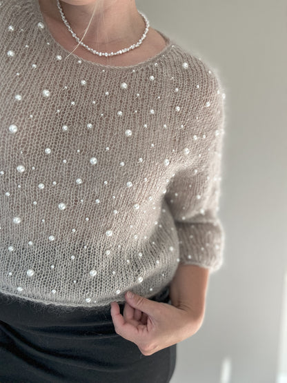 Oyster Blouse – Perlepyntet festbluse med elegant snitt