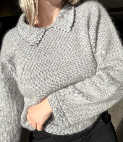 Oyster collar sweater – elegant basicgenser med perledetaljer