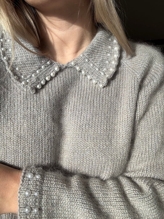 Oyster collar sweater – elegant basicgenser med perledetaljer