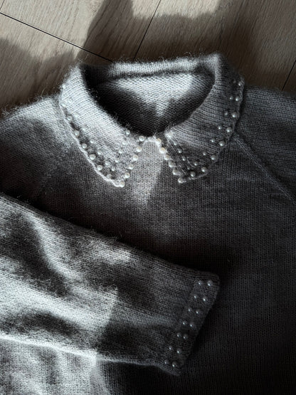 Oyster collar sweater – elegant basicgenser med perledetaljer