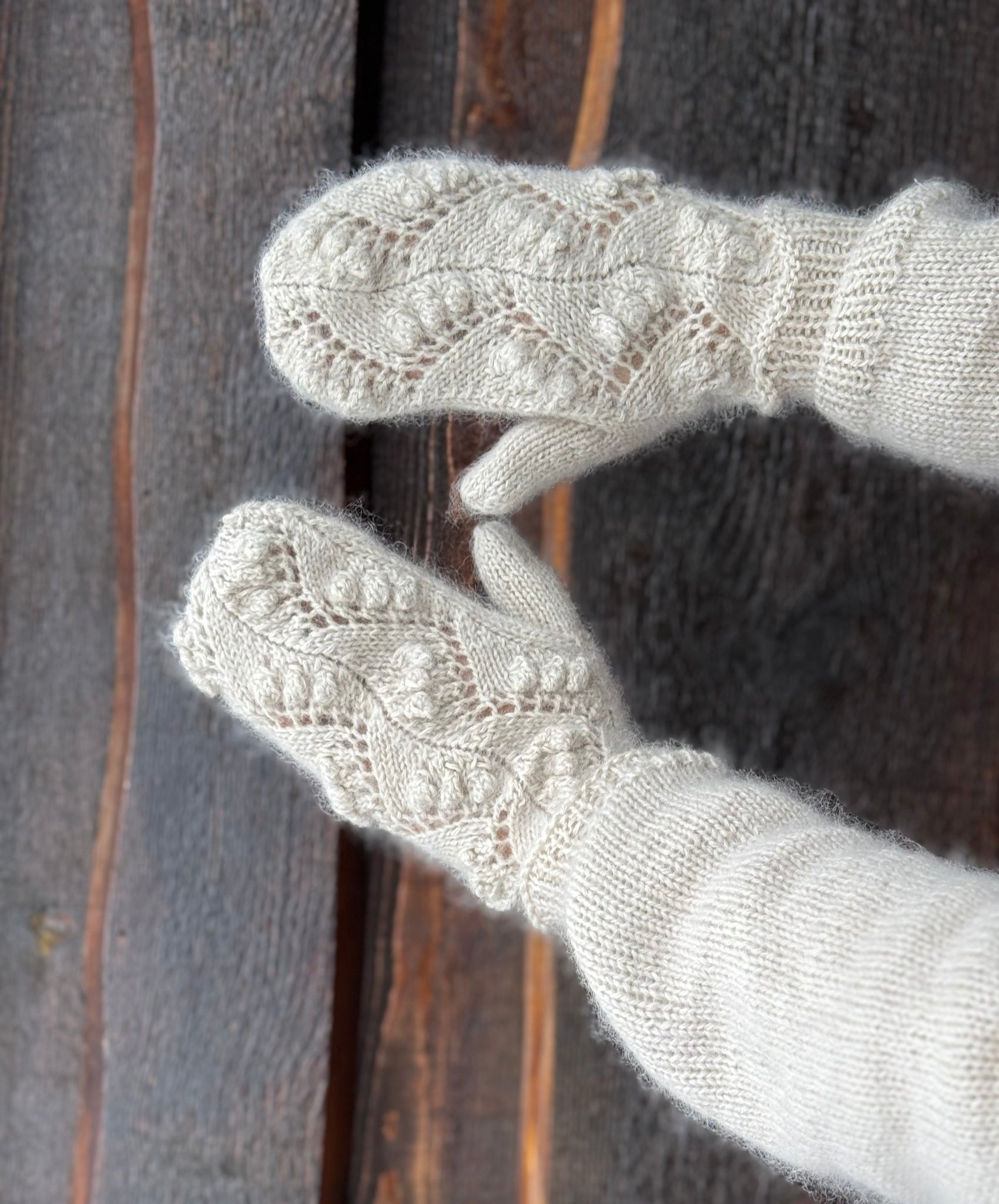Bluebell mittens – lune votter med nydelig popcornmønster