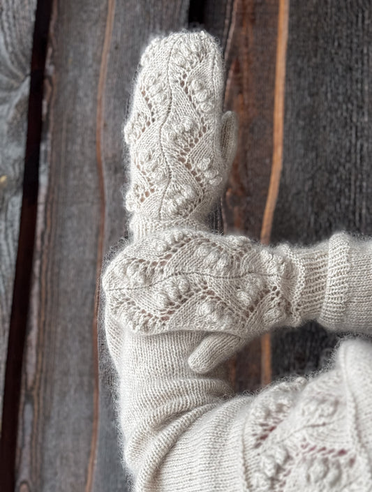 Bluebell mittens – lune votter med nydelig popcornmønster