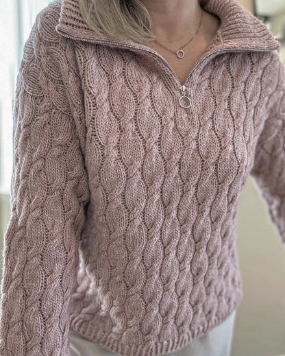 Drops zipsweater – chunky genser med glidelås og flettemønster