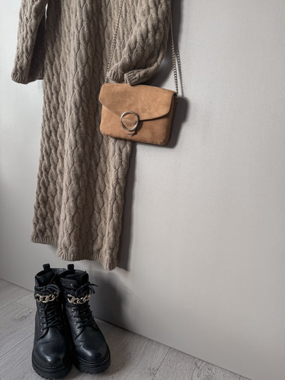 Drops dress – tidløs kjole i tre lengder med struktur og fletter