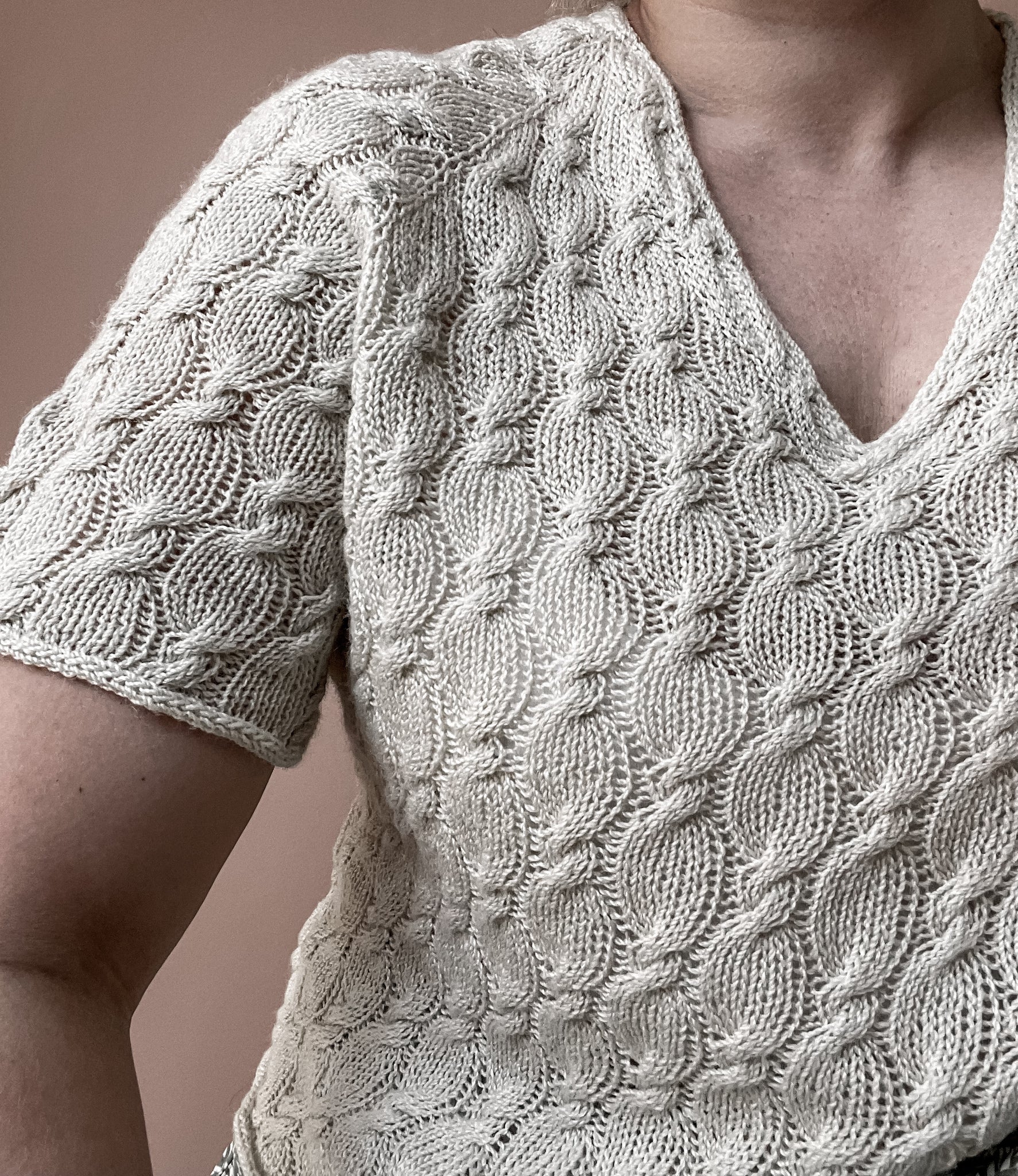 Drops tee – sommerlig t-skjorte med struktur og fletter