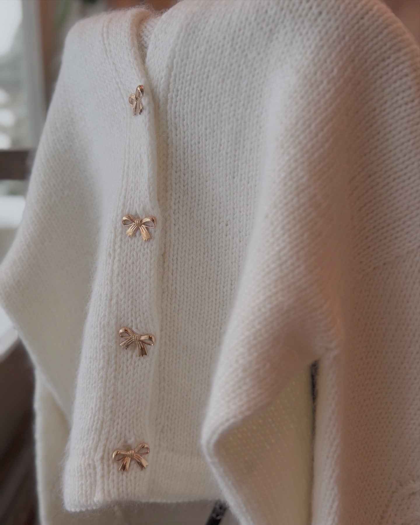 Iris bloom cardigan – dekorativ jakke med struktur