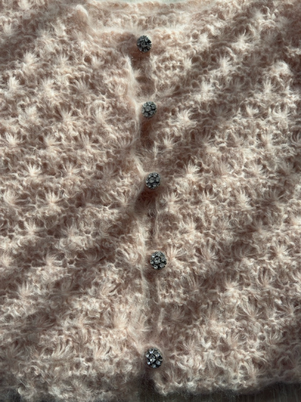 Flowers Romance Cardigan – Romantisk cardigan i blomsterstrikk