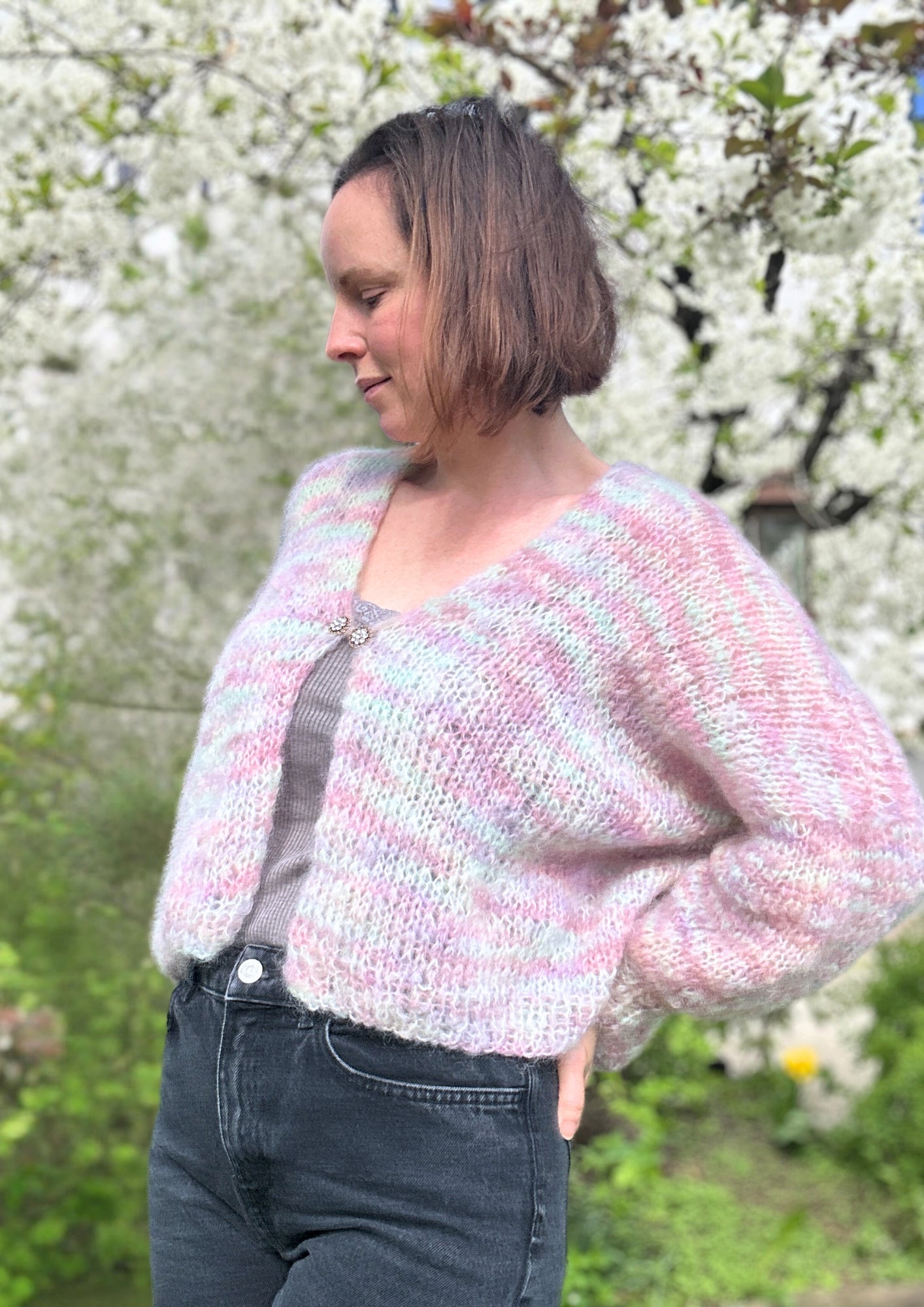 Sukkerspinnjakken – Elegant cardigan med skyfølelse