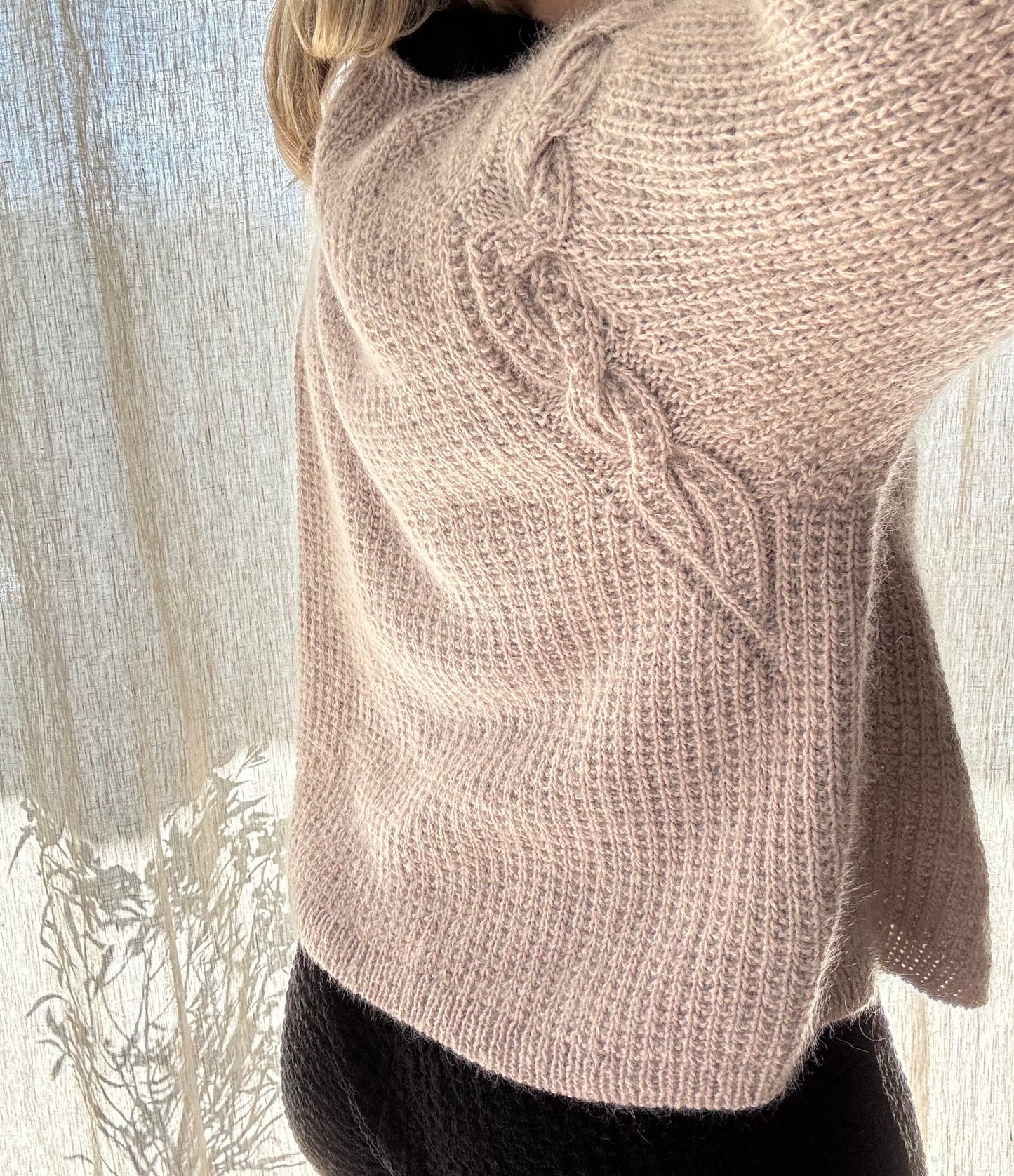Elowen cardigan – Elegant oversized cardigan med flettekant