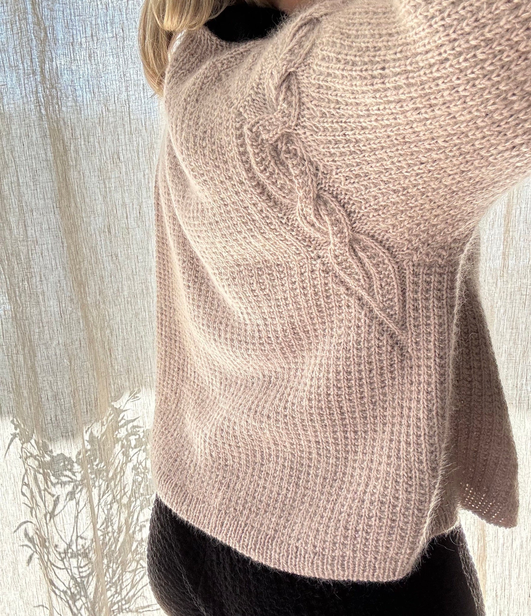 Elowen cardigan – Elegant oversized cardigan med flettekant