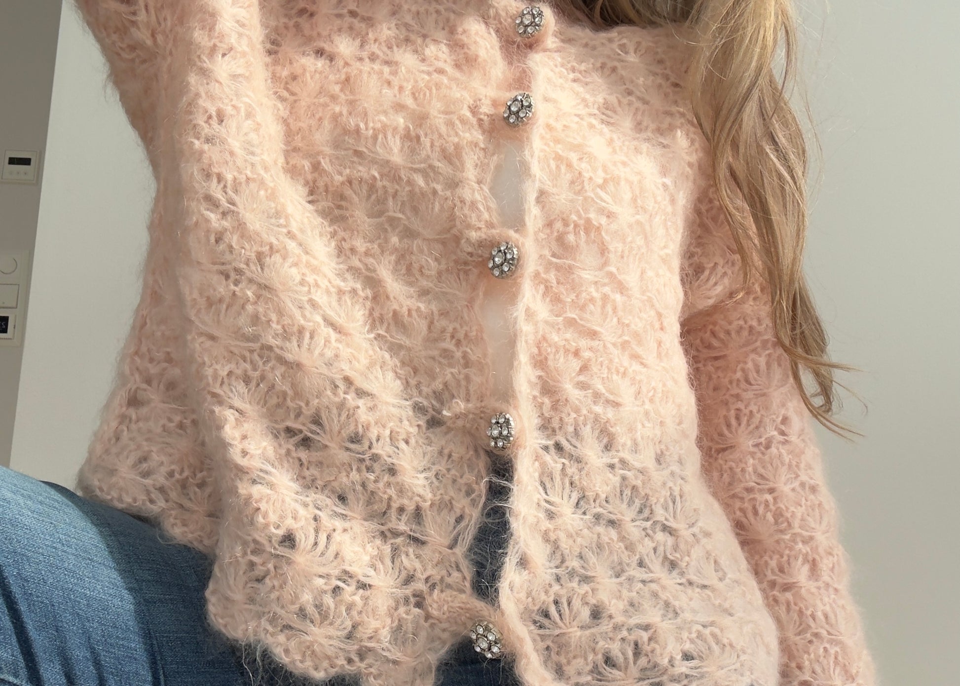 Flowers Romance Cardigan – Romantisk cardigan i blomsterstrikk