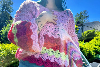 Flower field- Chunky genser med blomsterstrikk