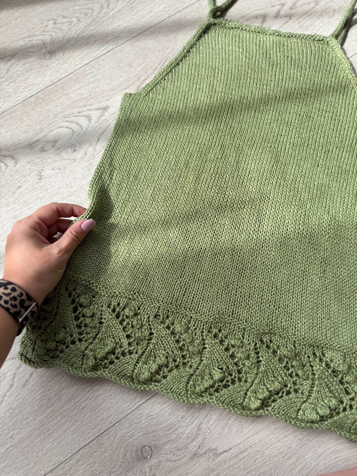 Bluebell Top - sommertopp med elegant struktur og flatterende passform