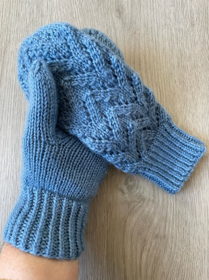 Arrowina Mittens