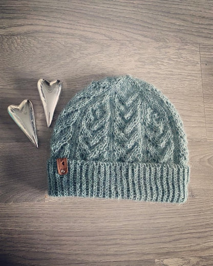 Arrowina beanie – Luen med lekkert pilmønster