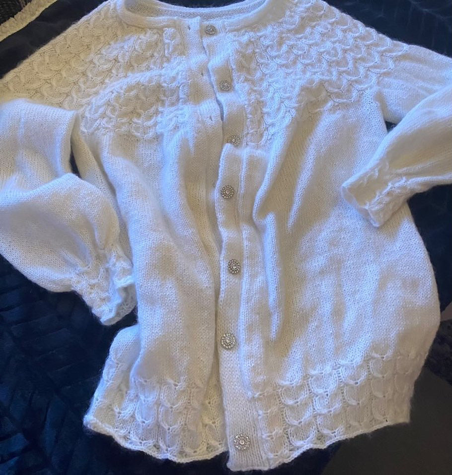 Heartshaped cardigan – En flettefavoritt