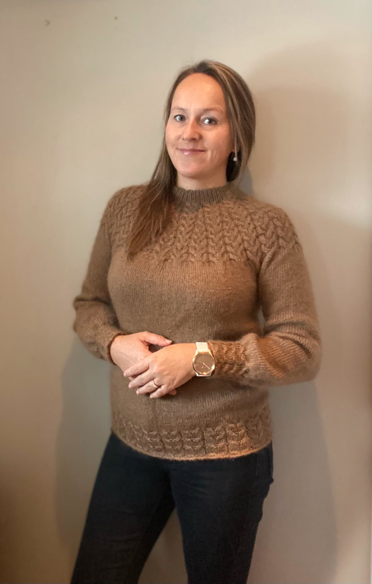 Heartshaped sweater – Klassisk fasong med romantiske fletter
