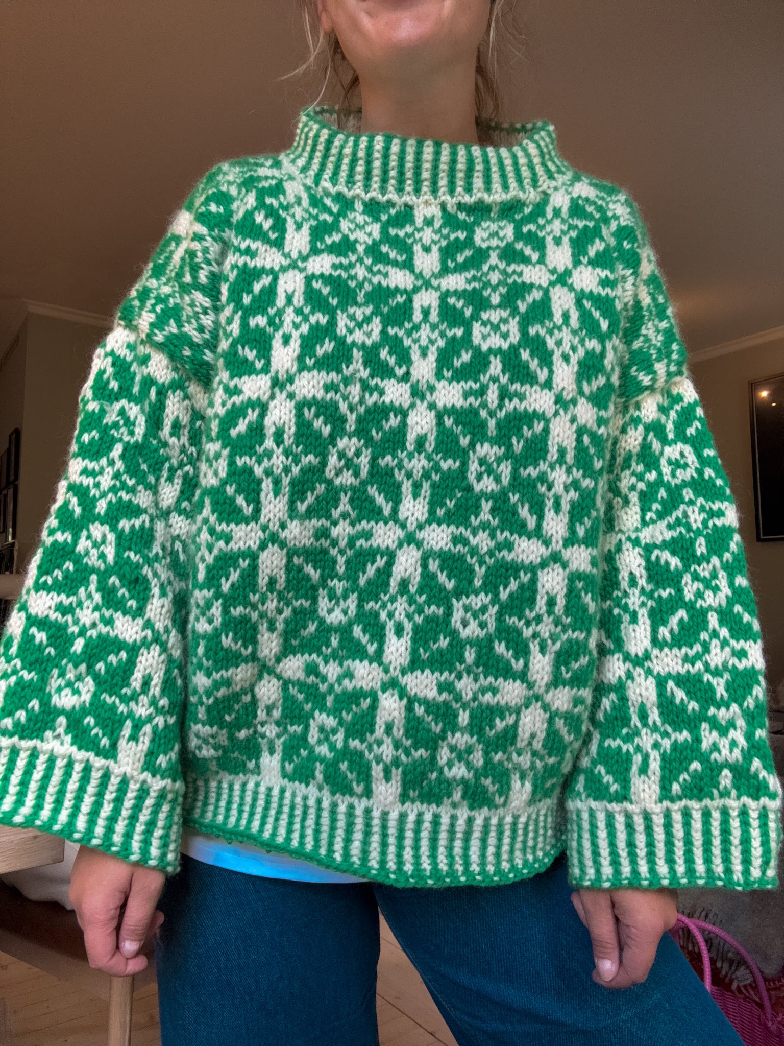 Vildblomst Sweater – Blomstrende strikkegenser i to farger
