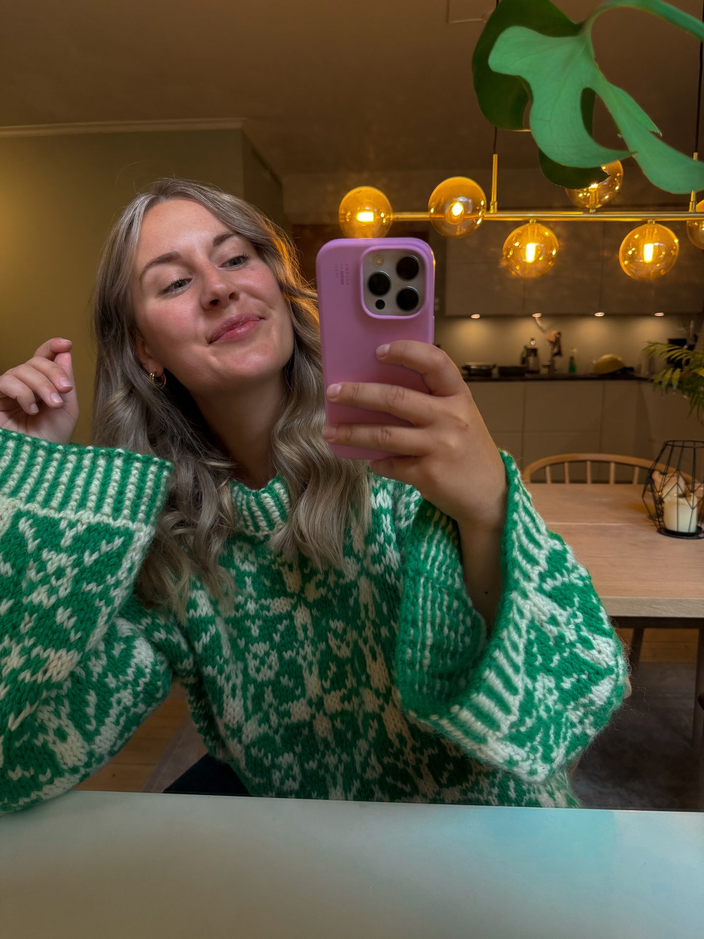 Vildblomst Sweater – Blomstrende strikkegenser i to farger