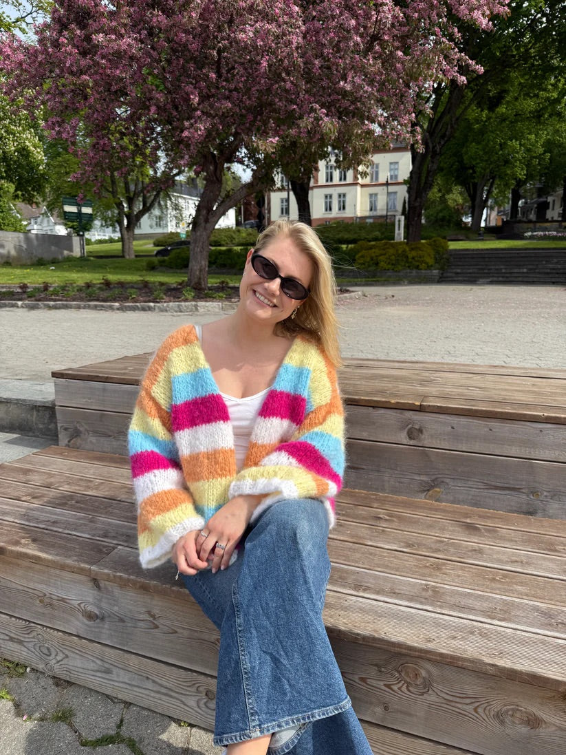 Idajakke – Fargerik og lun cardigan