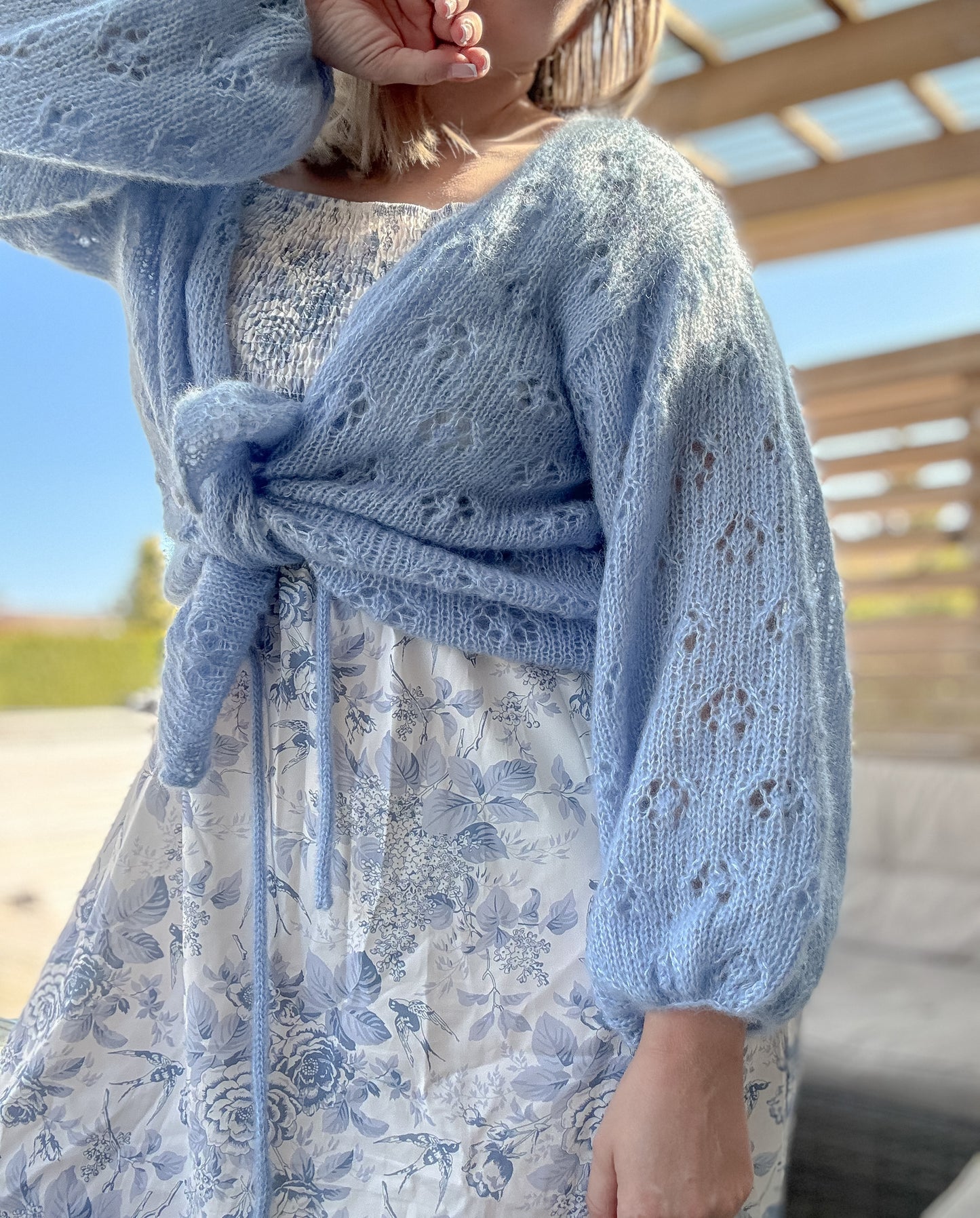 Blomren Jacket – Elegant hullmønsterjakke