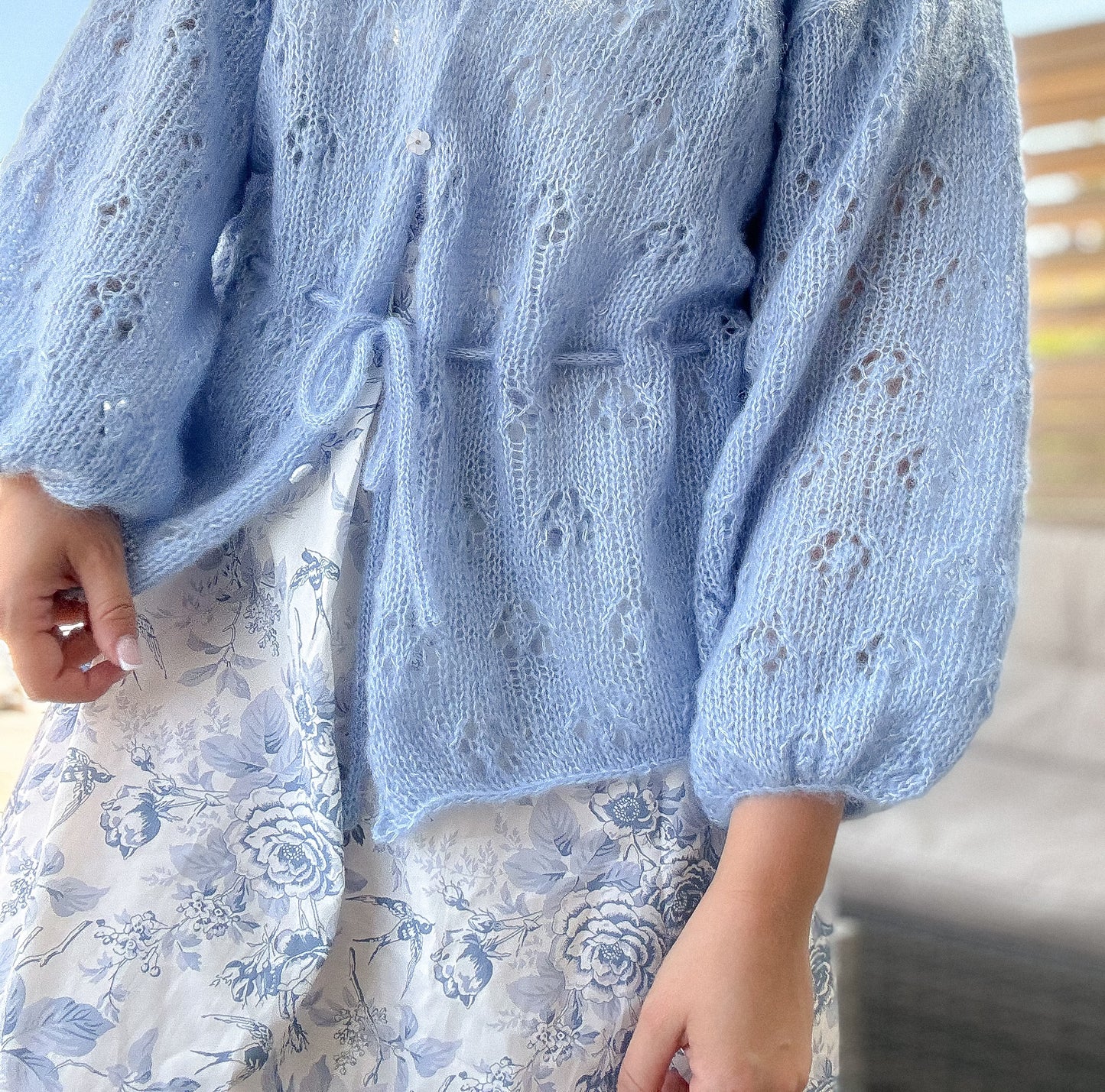 Blomren Jacket – Elegant hullmønsterjakke
