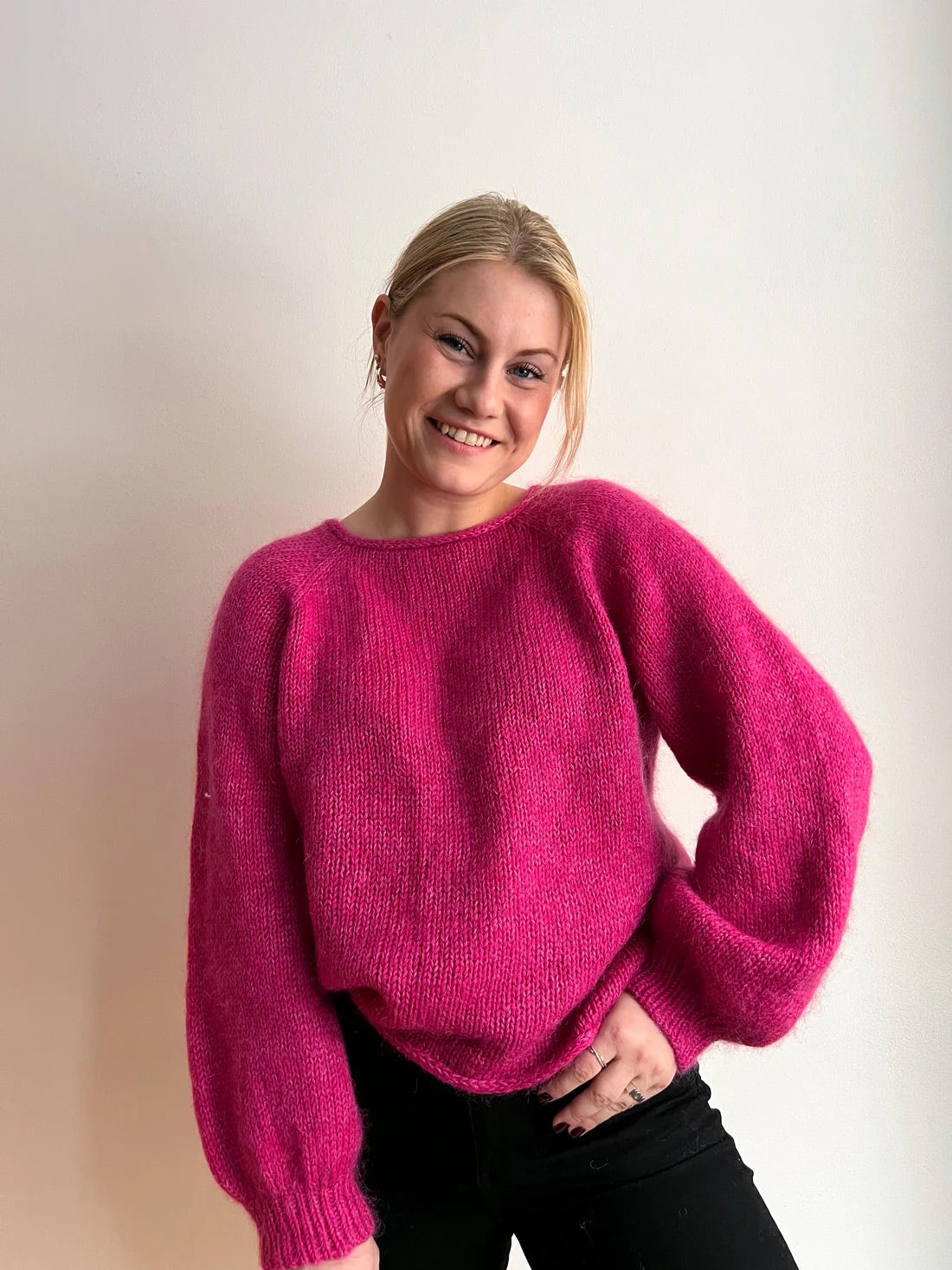Helenegenser – Luftig raglangenser med silkemyk finish