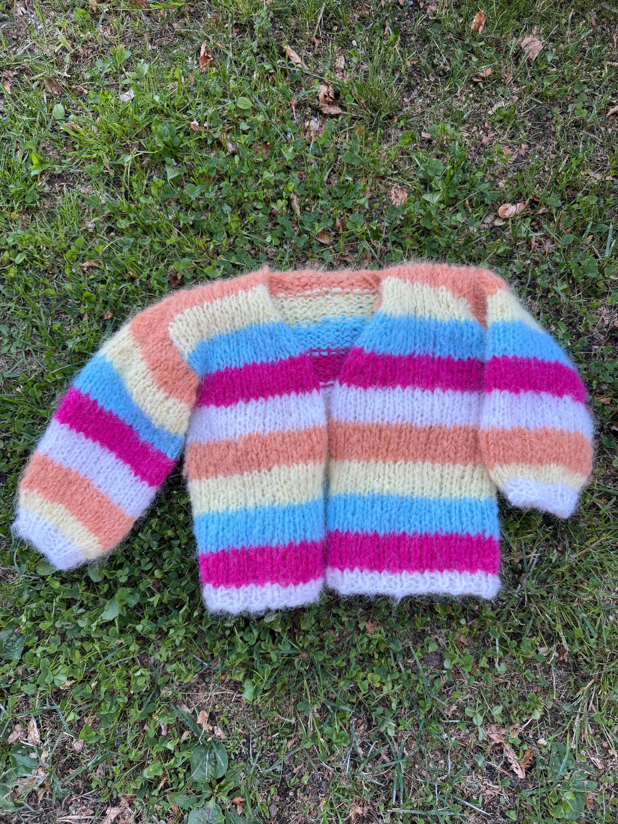 Idajakke Mini – Fargerik barnejakke i chunky garn