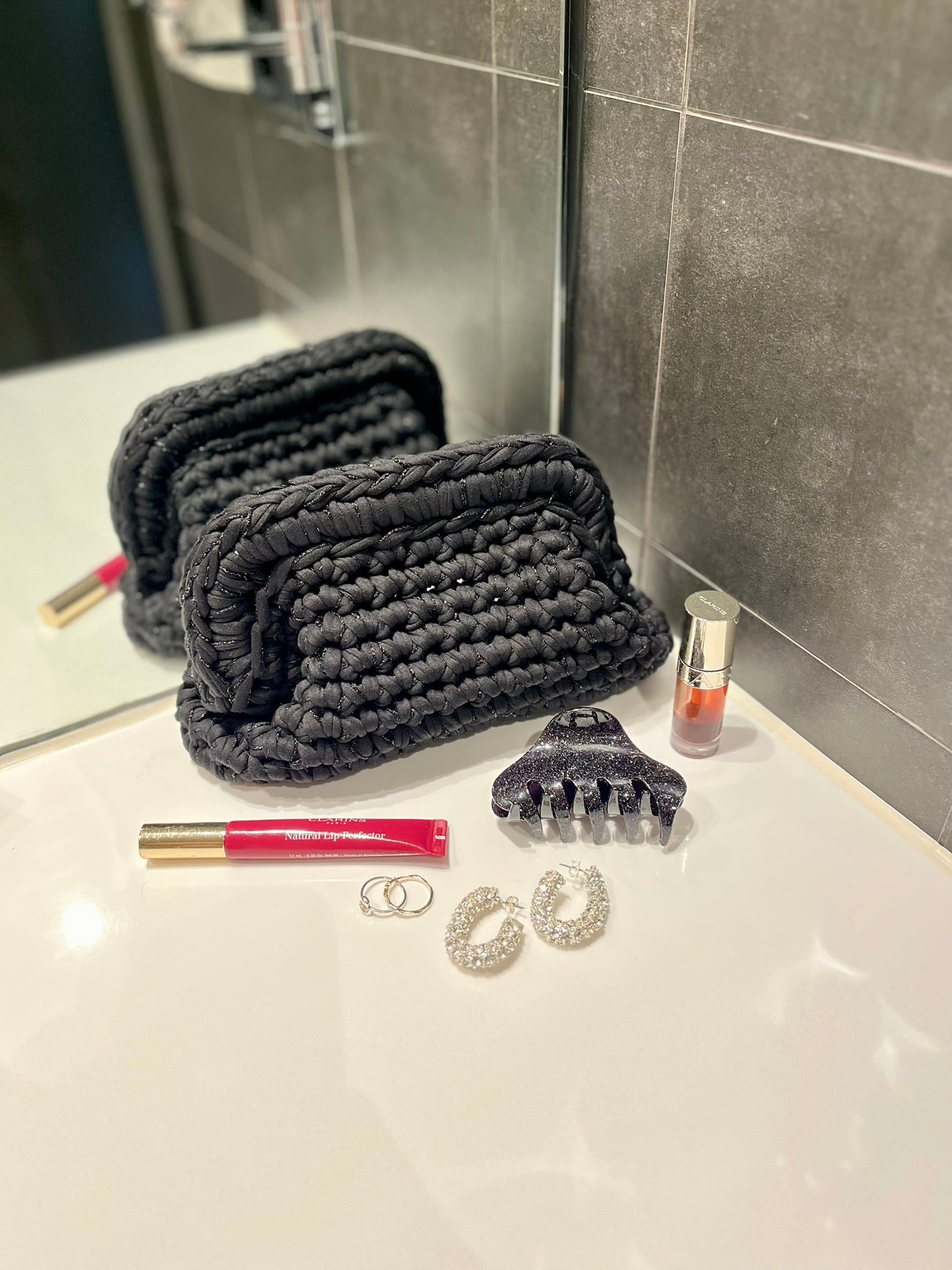 Clutch – heklet veske med ramme og masse stil