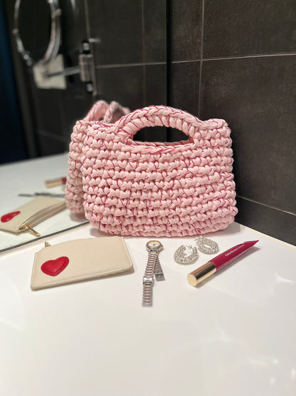 Champagneveska – glitter og glam på heklenåla