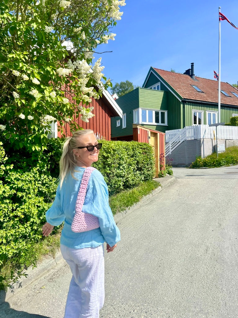 Hitraveska – heklet skulderveske med perfekt passform