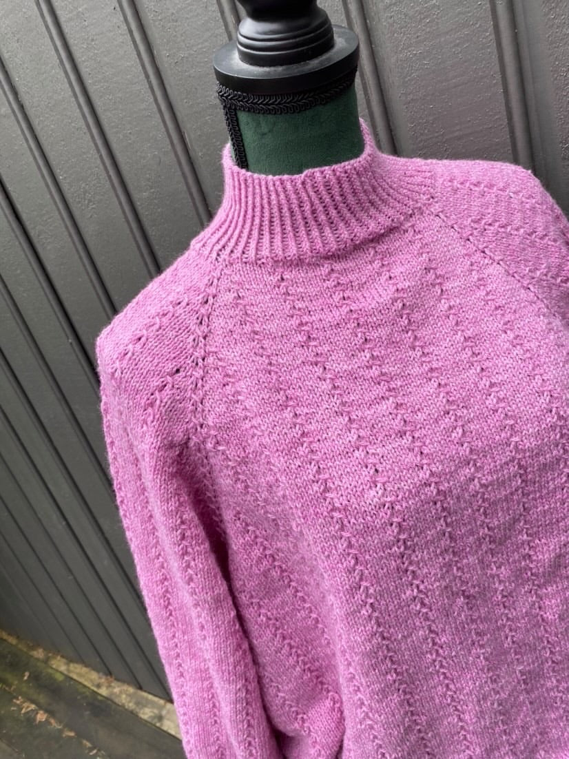Four Seasons Sweater – Lun og strukturert helårsfavoritt i merinoull