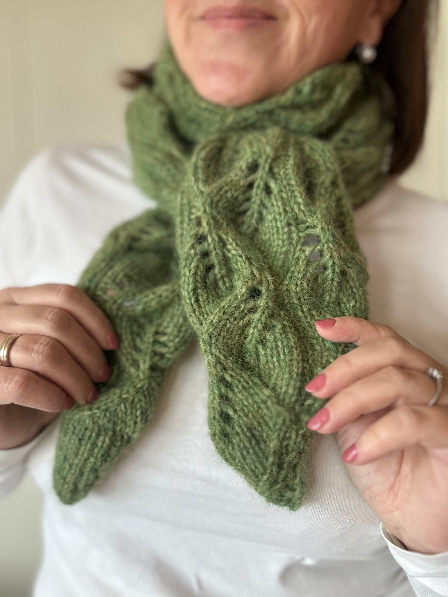 Chunky Crossing Leaves Scarf – Bladmønstret skjerf i alpakka-blanding