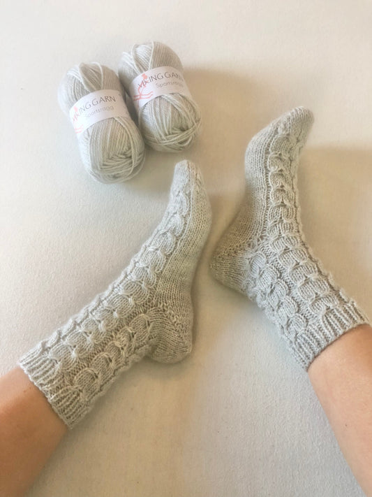 Heartshaped Socks – Flettestrømper med hjerteinspirert struktur