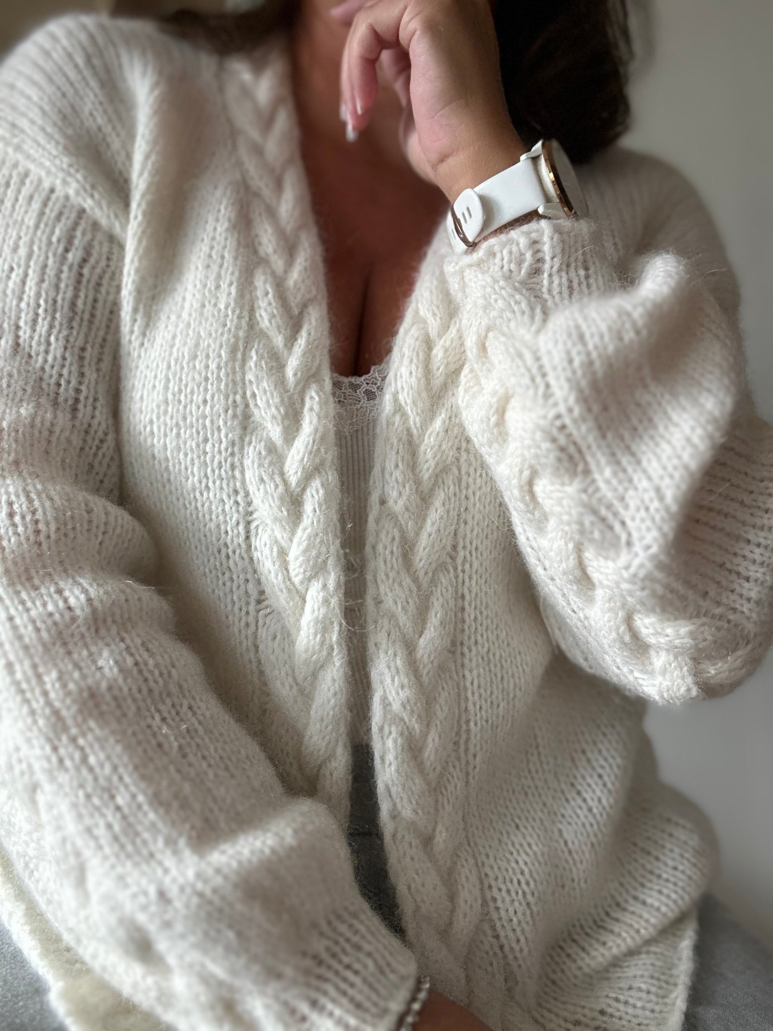 Snuggles Cable Cardigan – Chunky cardigan med flettedetaljer