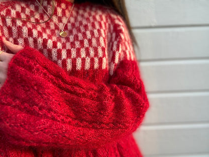 Vårglødgenser av Knit by Celina