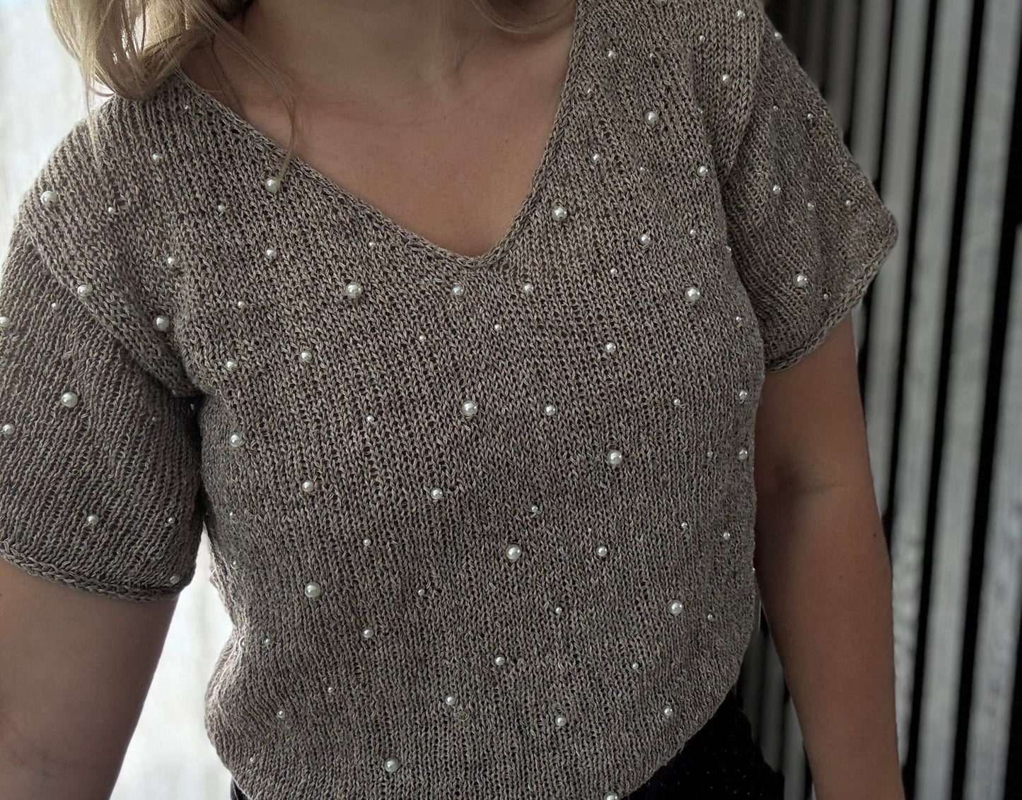 Oyster Tee – Festfin t-skjorte med perledetaljer