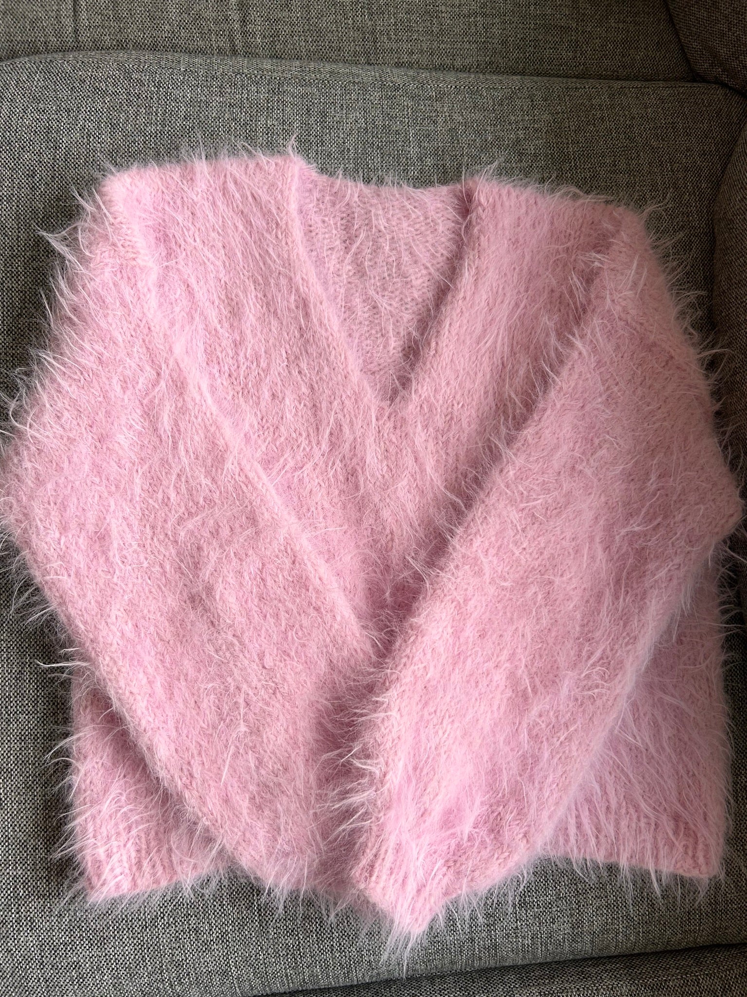 Snuggles Sweater – Lun og luksuriøs med et hint av glam