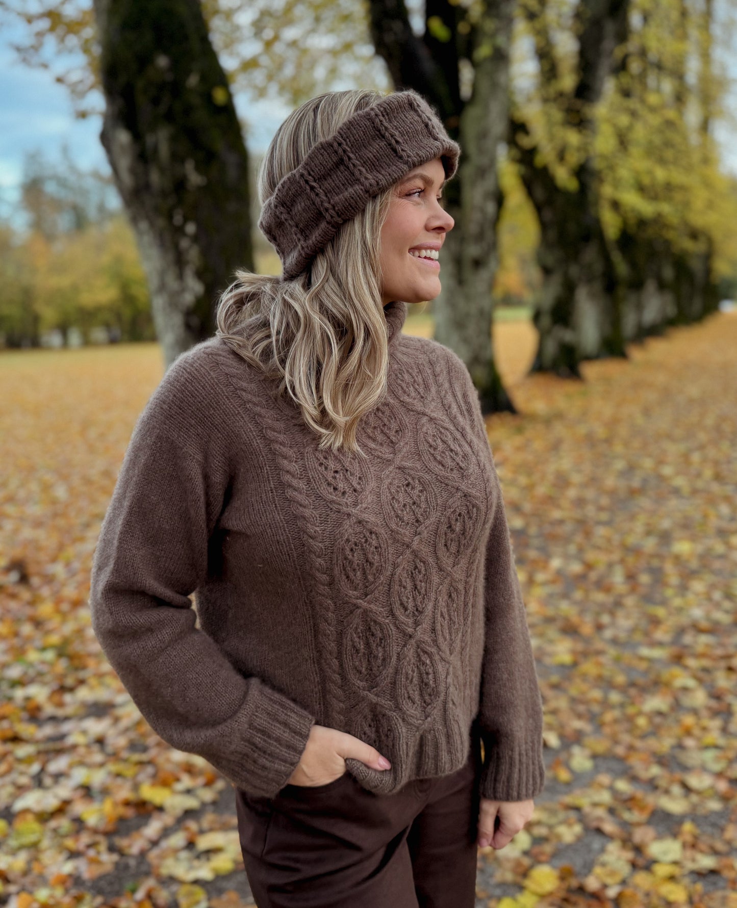 Ember Sweater – Strukturstrikk med elegant uttrykk