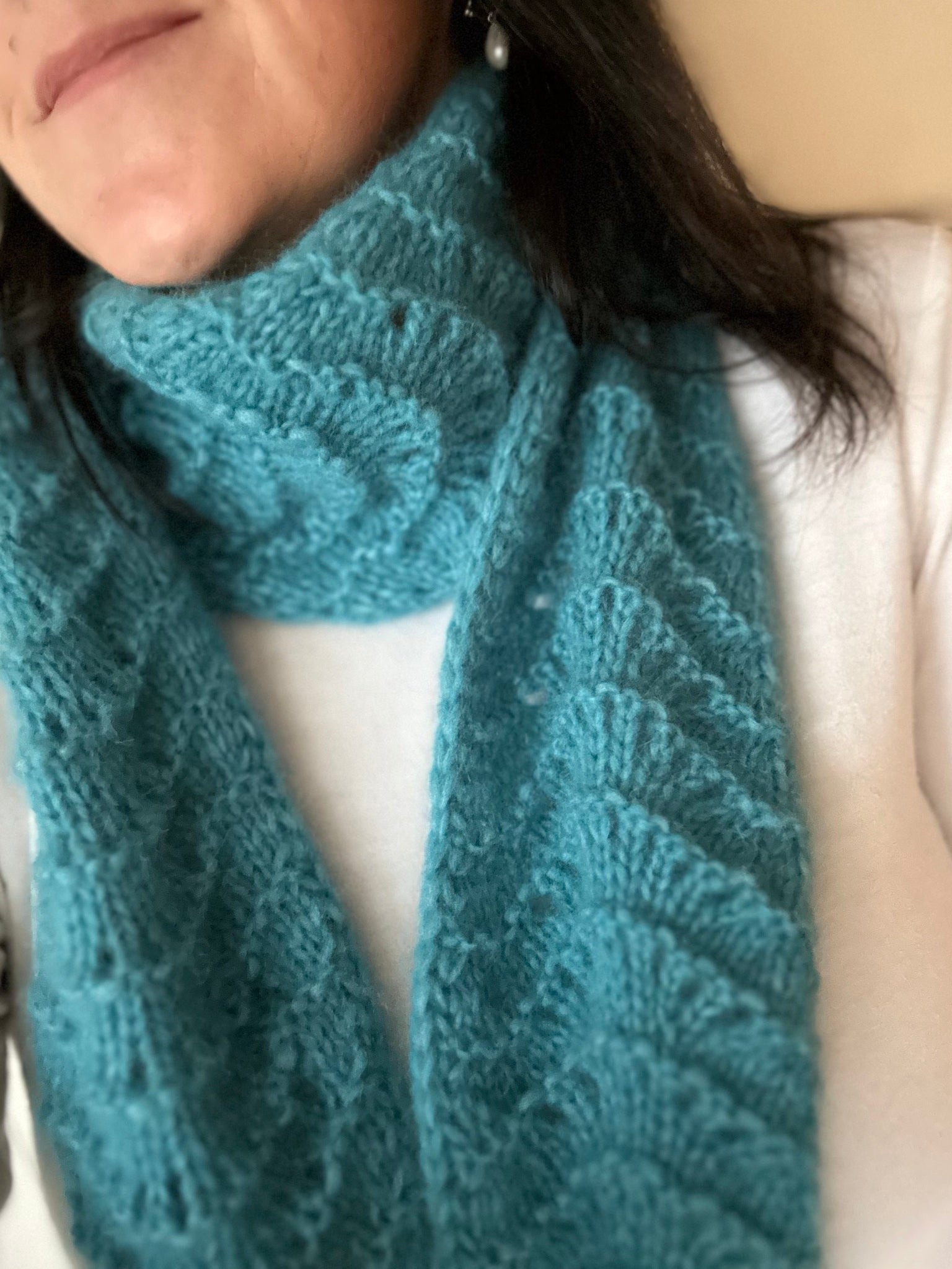 Lavinia Scarf – Elegant skjerf i luftig strukturstrikk