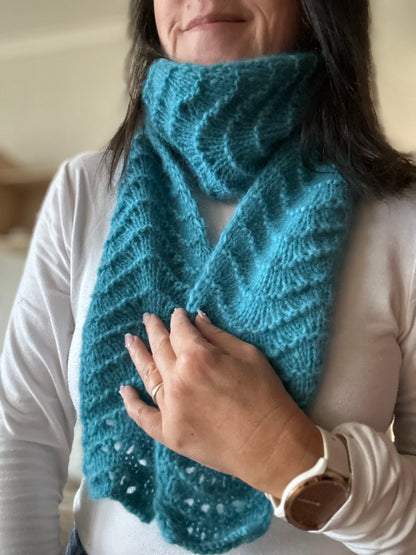 Lavinia Scarf – Elegant skjerf i luftig strukturstrikk
