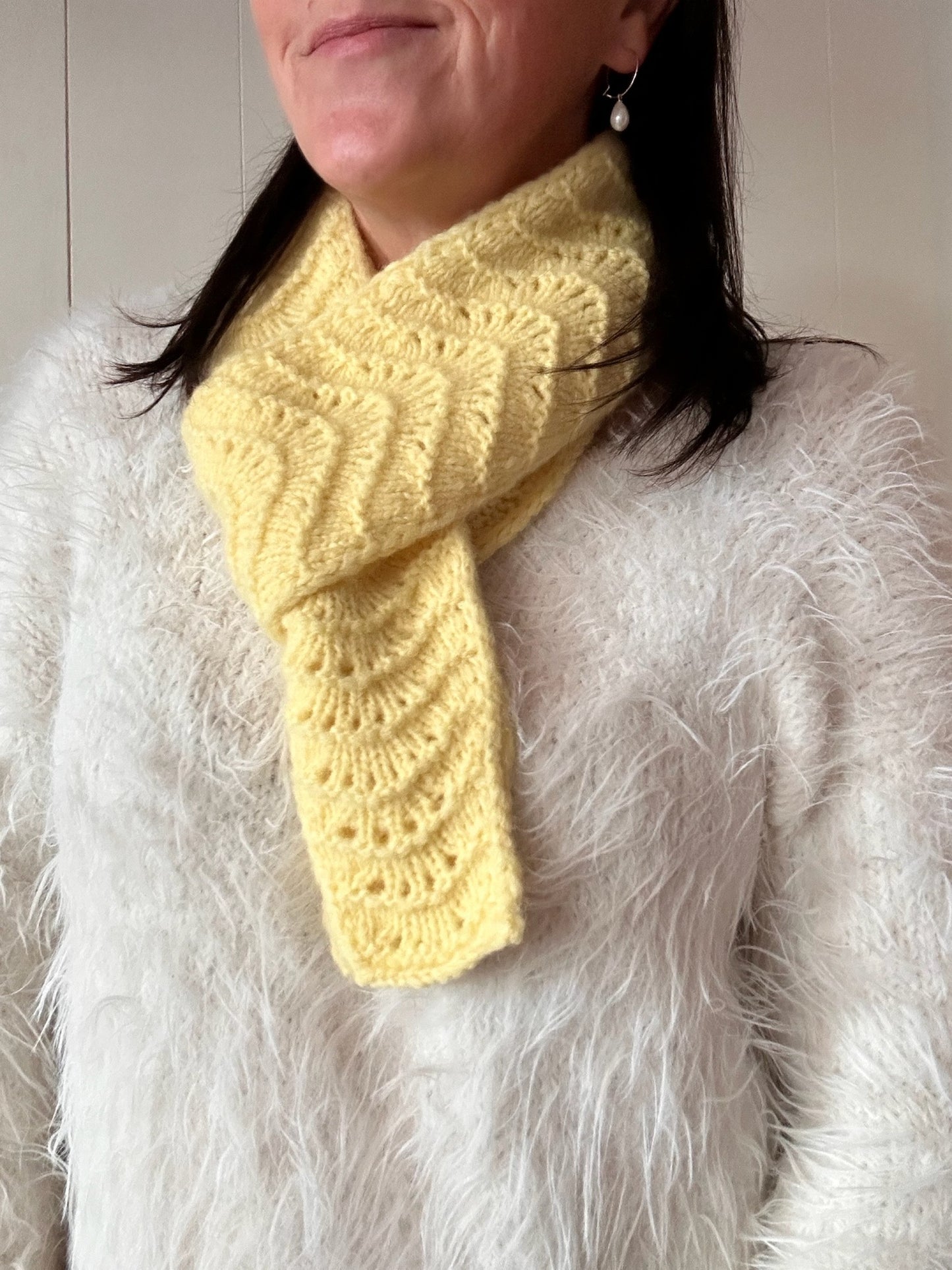 Lavinia Scarf – Elegant skjerf i luftig strukturstrikk