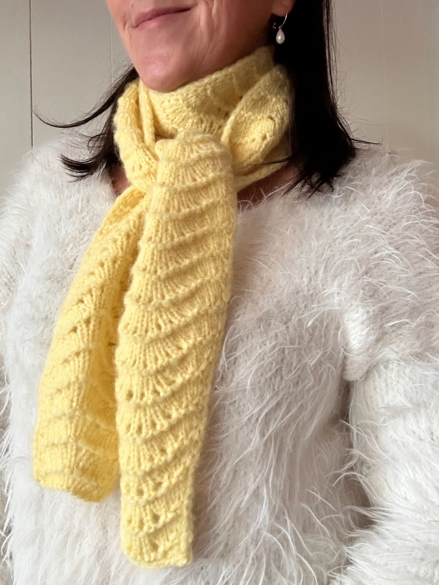 Lavinia Scarf – Elegant skjerf i luftig strukturstrikk