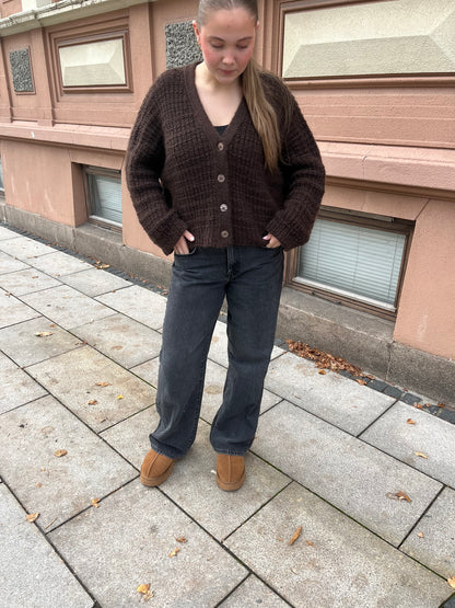 Oaklyn Cardigan – strukturstrikket cardigan med dobbel knappestolpe