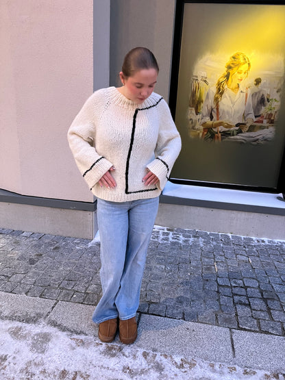 Contrast sweater – oversized genser med kontrastdetaljer