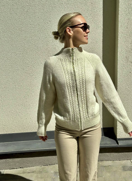 Hannahjakken – med falske fletter og glidelås fra ByHollekim