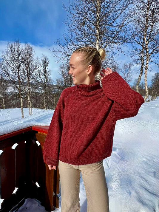 Sannegenseren – chunky – Raglangenser med falske fletter fra ByHollekim